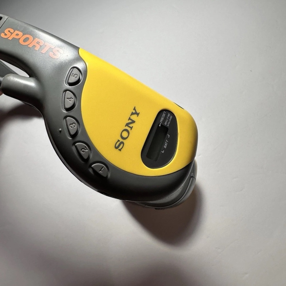 Sony Sports Walkman in Yellow and Gray